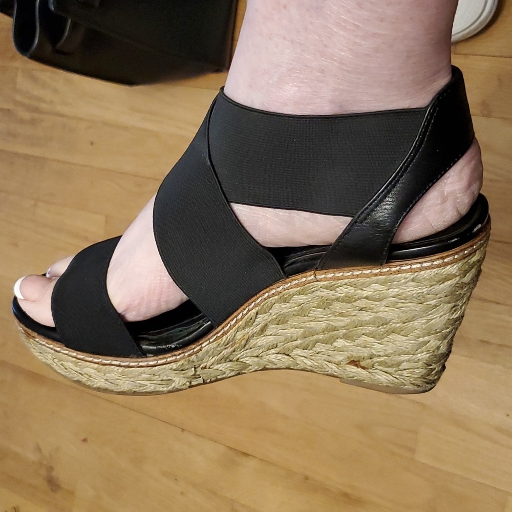 🎄5/$30🎄Arturo Chiang Wedge Sandles